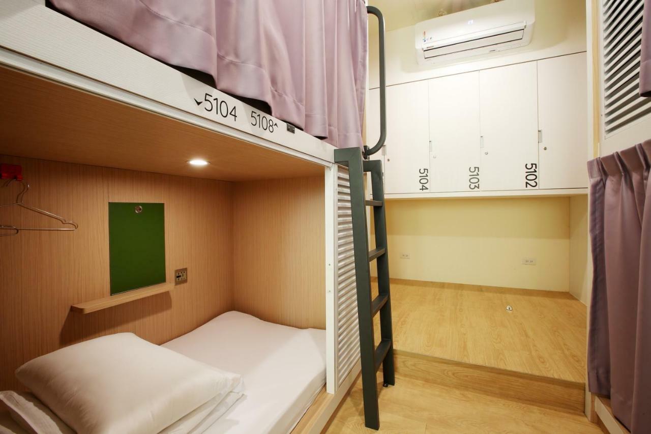 Loosha Hostel Taichung Exteriör bild