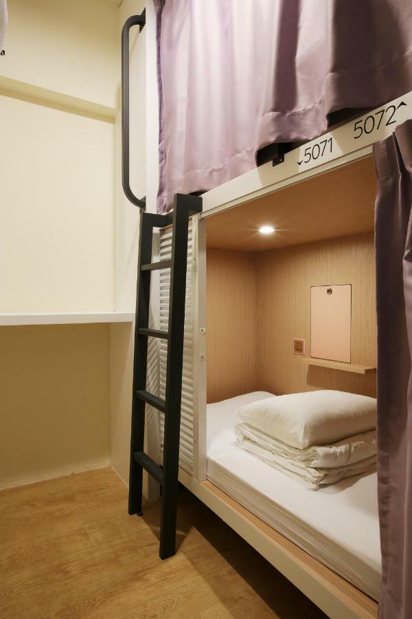Loosha Hostel Taichung Exteriör bild