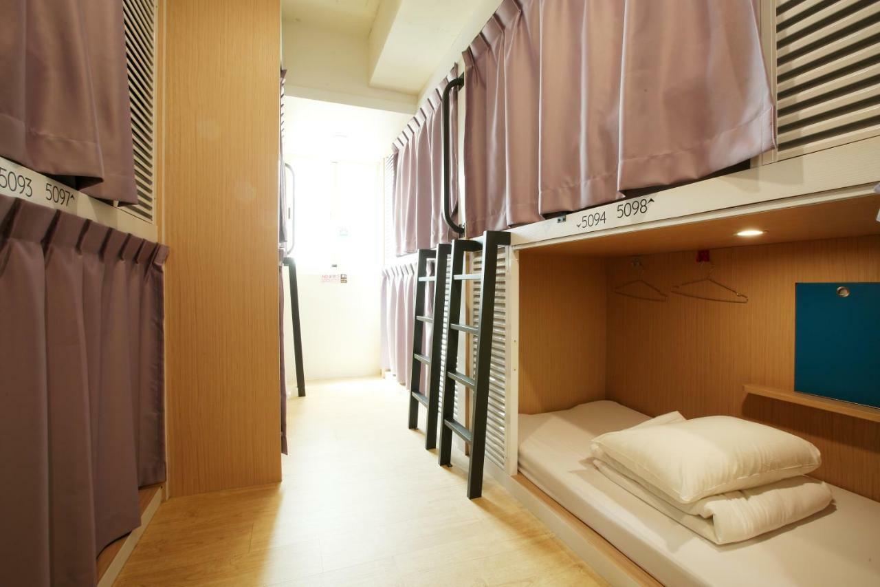 Loosha Hostel Taichung Exteriör bild