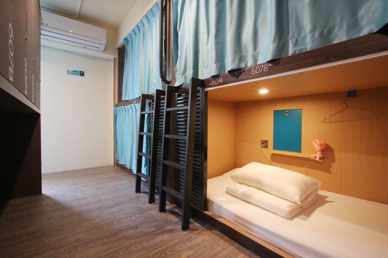 Loosha Hostel Taichung Exteriör bild