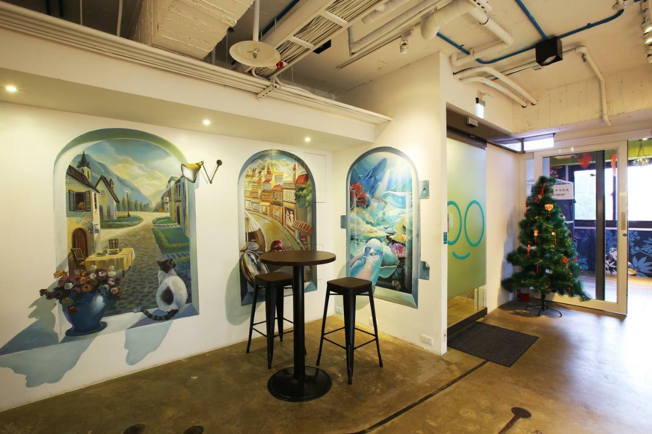Loosha Hostel Taichung Exteriör bild