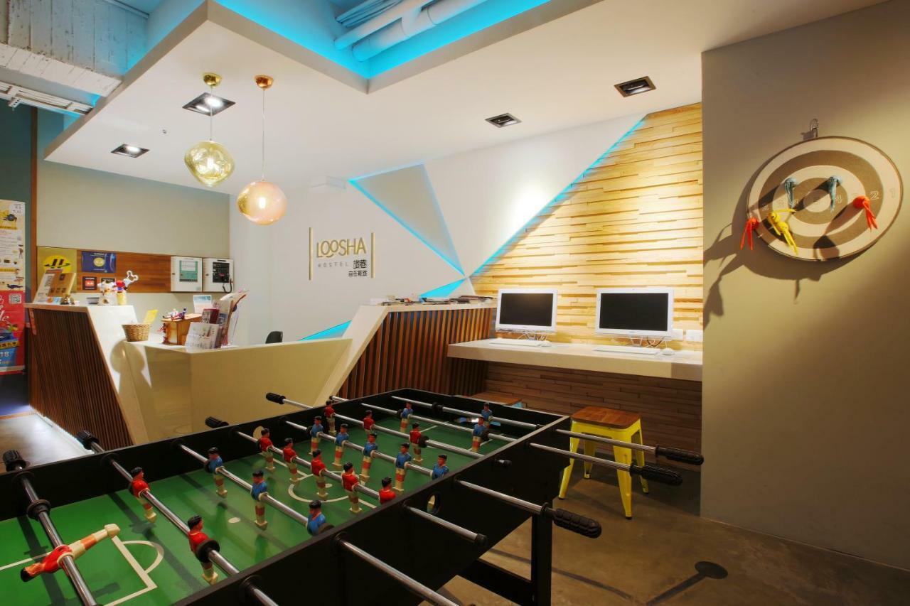 Loosha Hostel Taichung Exteriör bild