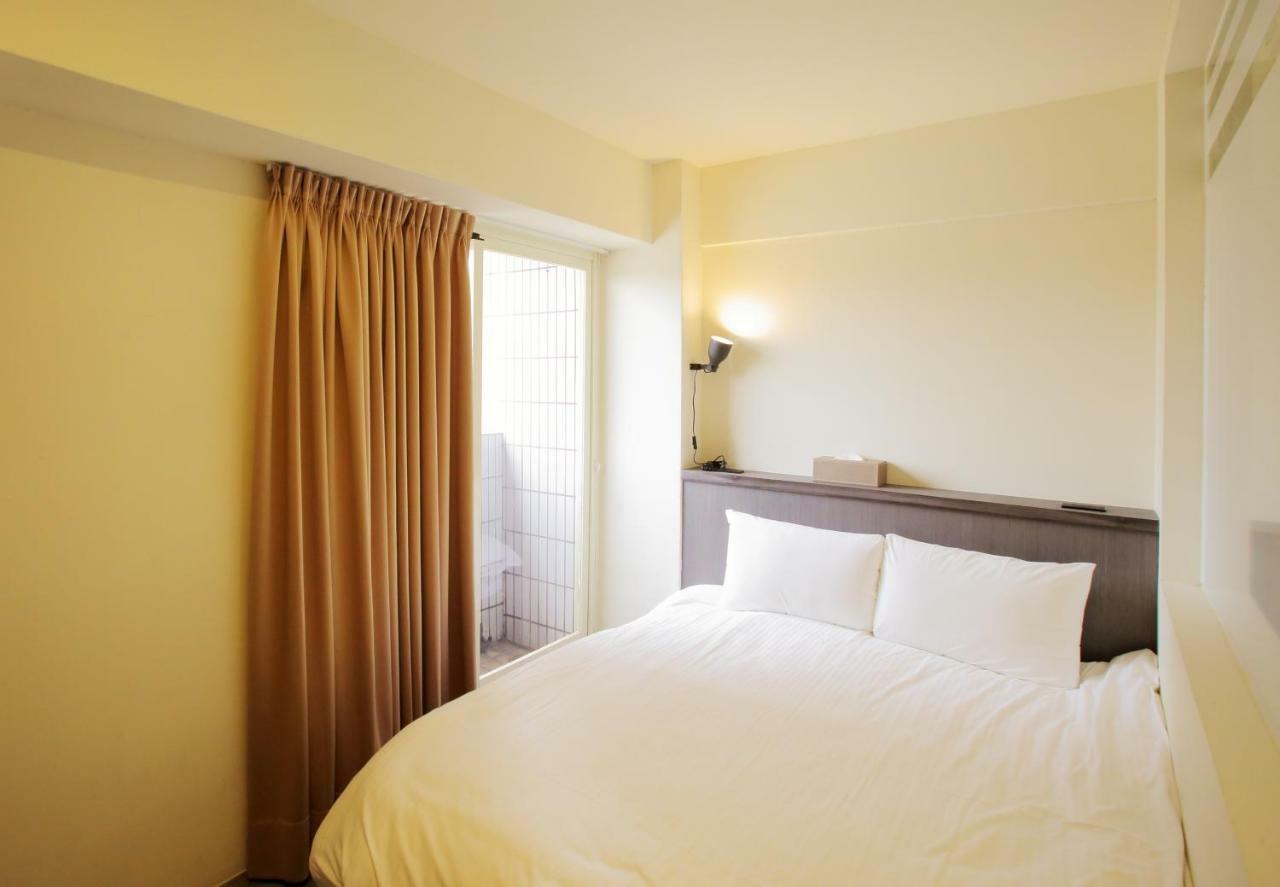 Loosha Hostel Taichung Exteriör bild
