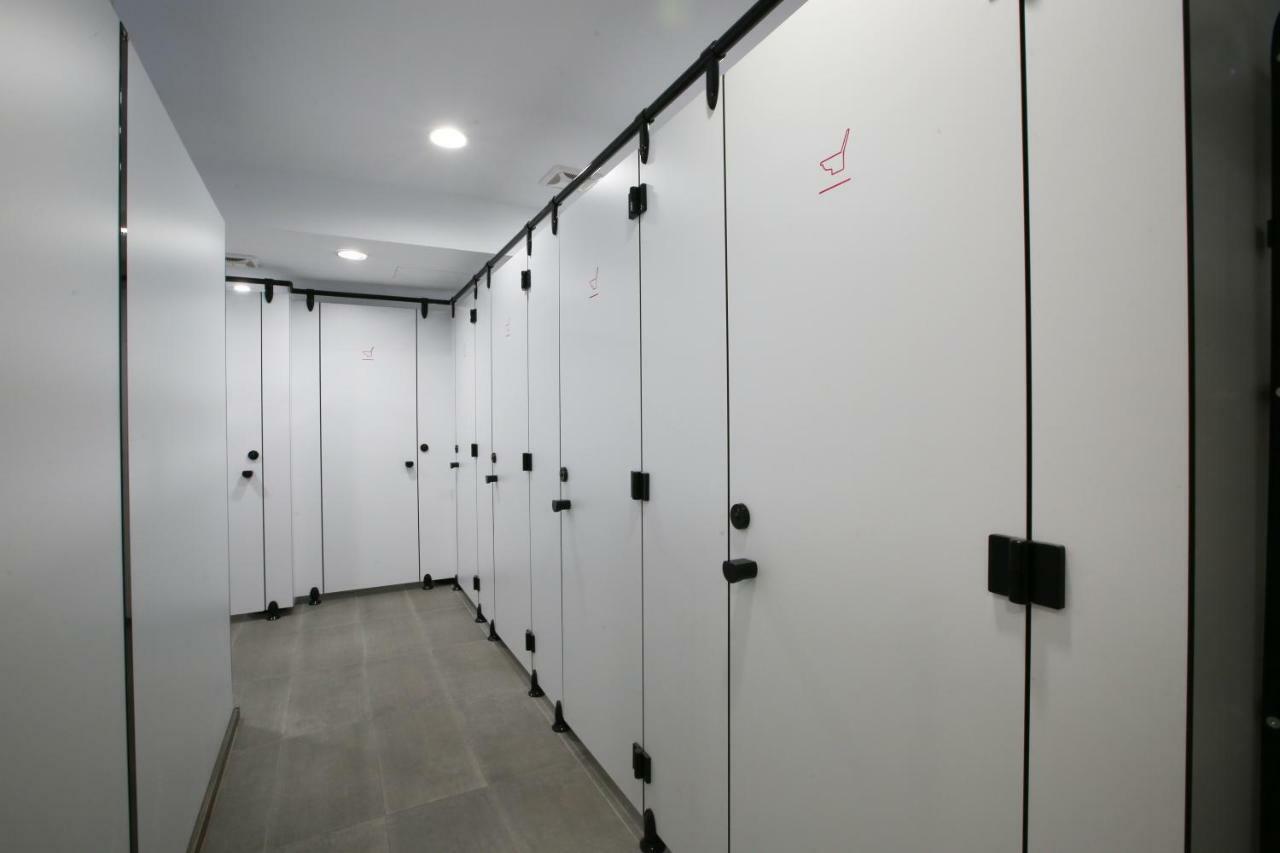 Loosha Hostel Taichung Exteriör bild