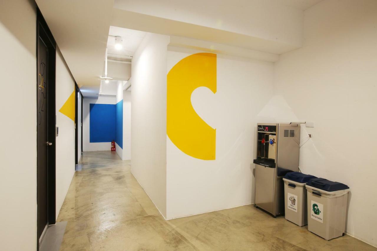 Loosha Hostel Taichung Exteriör bild